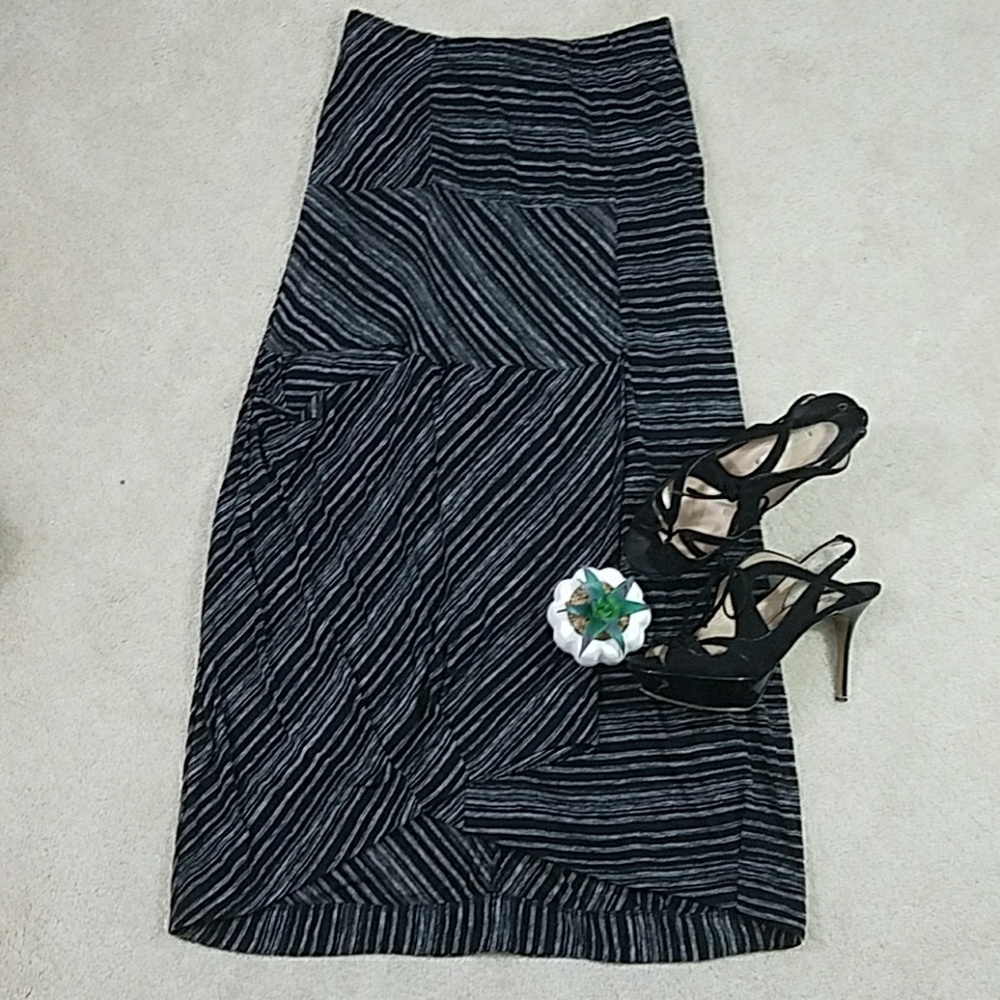 Staples skirt
